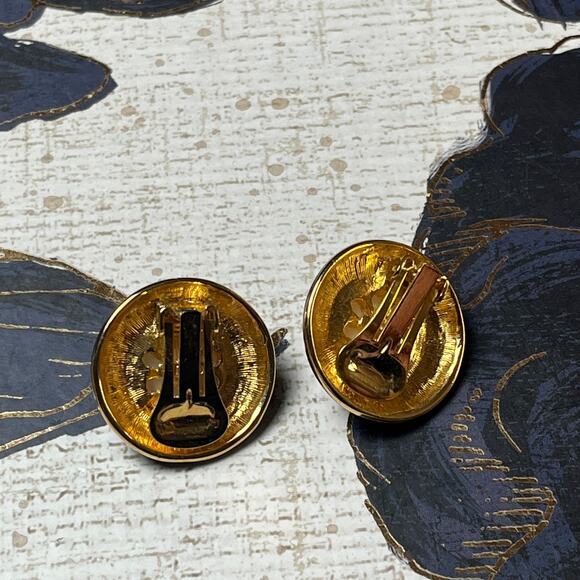 Vintage 90s Faux Pearl, Enamel, and Gold Clip-On Earrings - Picture 4 of 5